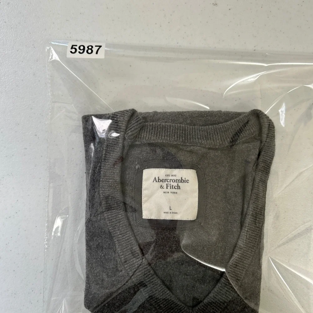 Abercrombie & Fitch Mens Gray V-Neck Sweater Embroidered Moose Logo Size L
